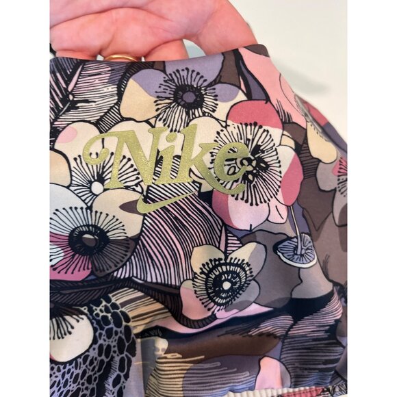 Nike Womens Floral Sports Bra With Adjustable Straps & Mesh Back In Purple & Pin - Picture 5 of 8